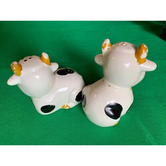 Vintage Salt n Pepper Shakers: Dairy Cows - - Picture 3 of 4